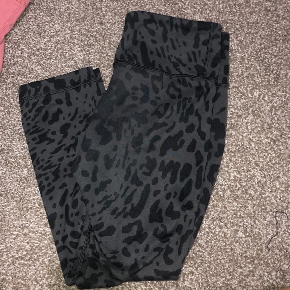 Lulu lemon cropped leggings - Picture 2 of 4